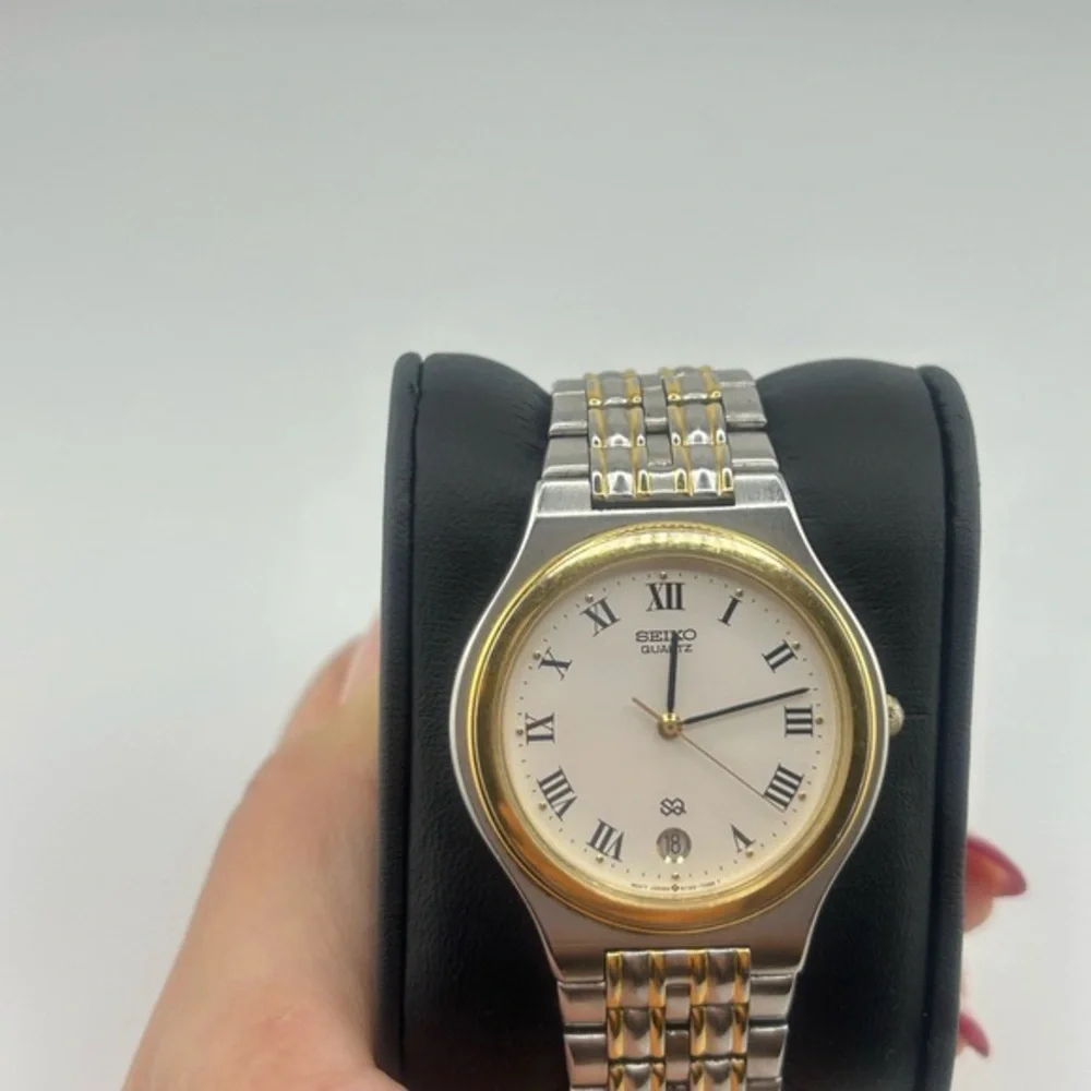 Seiko Quartz Watch Silver/Gold Roman Numerals Waterproof Stainless Steel #611